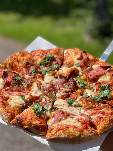 Opinii despre Chicago the American Luxury Pizza în Västerås - Gastronomi och hotellverksamhet