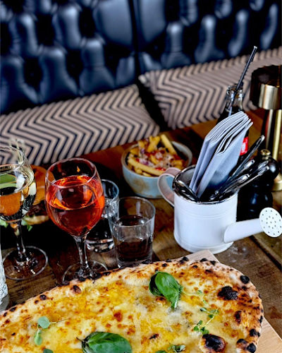 Cava Bar - Gastronomi och hotellverksamhet