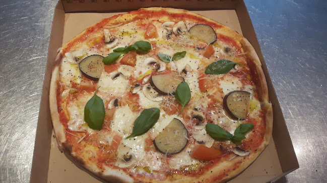 Opinii despre Pizzeria Toscana în Nacka - Gastronomi och hotellverksamhet