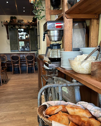 Opinii despre Pizzeria Mirella - Vällingby Centrum în Vällingby - Gastronomi och hotellverksamhet