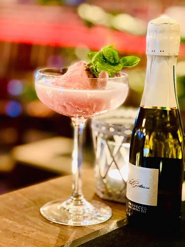 Opinii despre Cyrano Vänersborg în Vänersborg - Gastronomi och hotellverksamhet