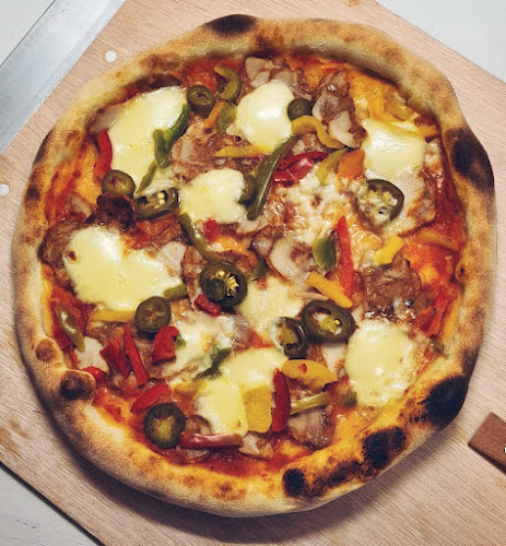 Yuones matvagn - Gastronomi och hotellverksamhet