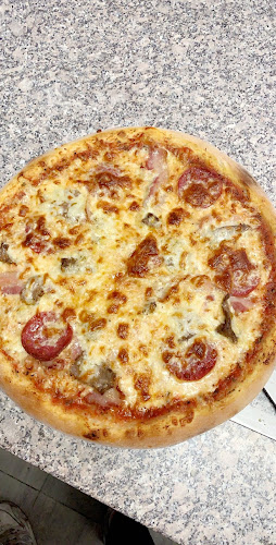 Opinii despre Dillos Pizzeria & Grill în Västerås - Gastronomi och hotellverksamhet