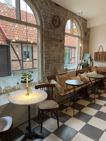 i Gränden Café & Boutique