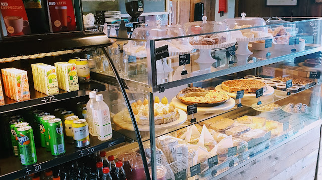 Opinii despre Strömbäck Gårdscafé în Brandstorp - Gastronomi och hotellverksamhet