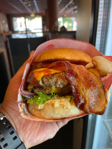 Big Bulls - Gastronomi och hotellverksamhet