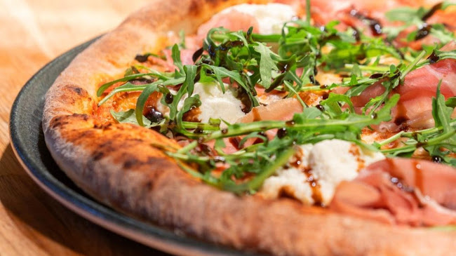 Opinii despre Älven Pizzeria în Överhörnäs - Gastronomi och hotellverksamhet