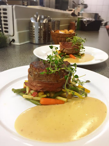 Grill House - Gastronomi och hotellverksamhet