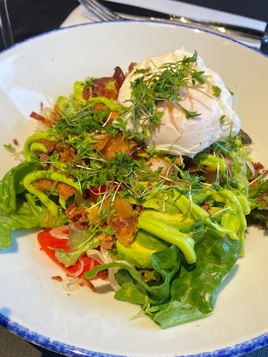 The Tivoli - Gastronomi och hotellverksamhet