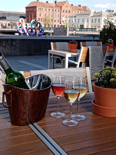 Anna Lindhs Plats 10, 211 19 Malmö