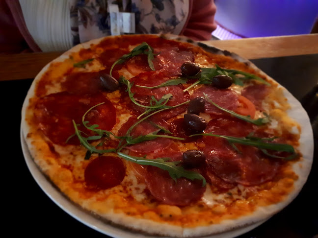 Twin City - Dinner & Drinks - Gastronomi och hotellverksamhet