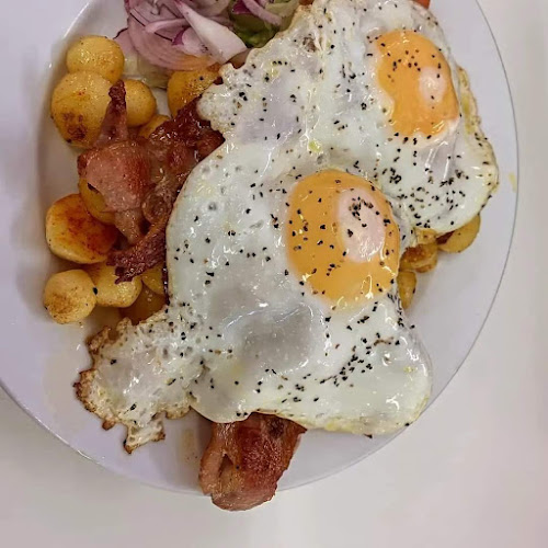 Parisarens Gatukök - Gastronomi och hotellverksamhet