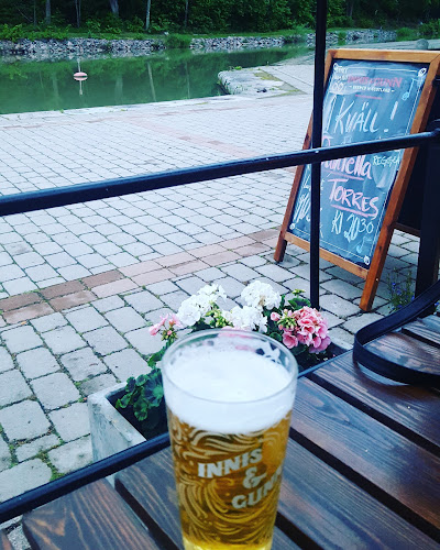 Lock, Hop & Barrel Brewery Restaurant - Gastronomi och hotellverksamhet