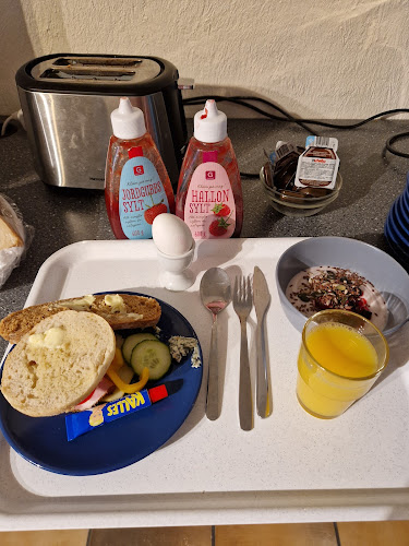 Villa Beddingestrand & Våffelcafé Phone number