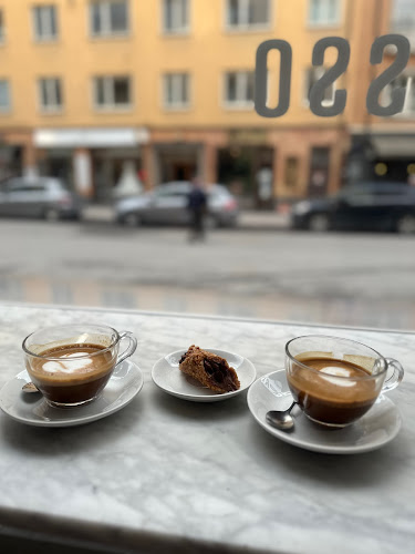 Poli Caffé - Gastronomi och hotellverksamhet