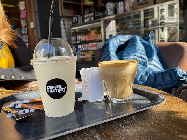 Comentarii opinii despre Coffee Factory