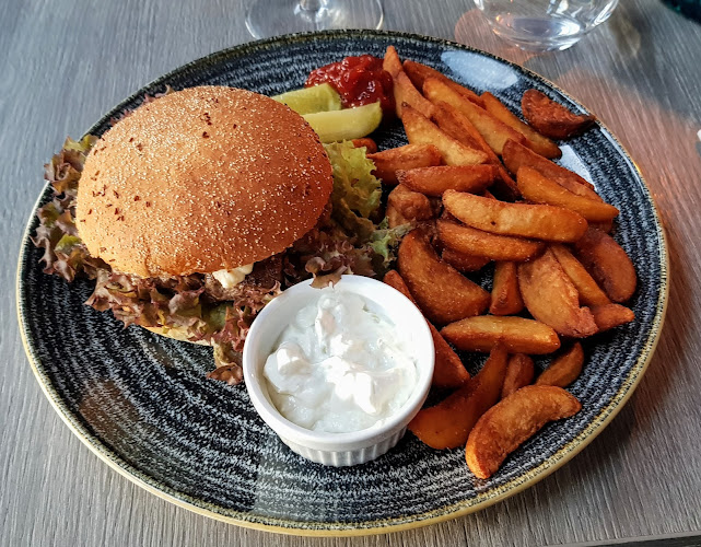 Opinii despre Santorini Restaurang & Bar în Norrköping - Gastronomi och hotellverksamhet