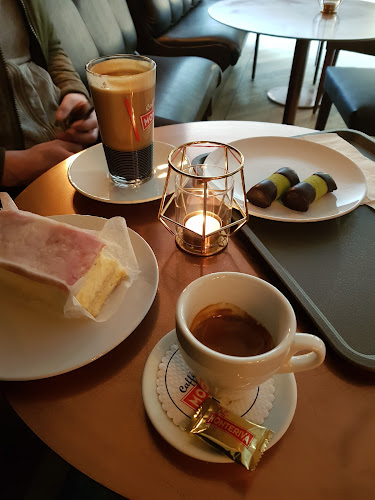 El Baron Café Open Times