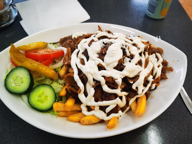 Pinoccio pizzeria Open Times