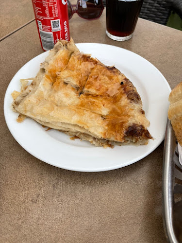 Burek House - Gastronomi och hotellverksamhet