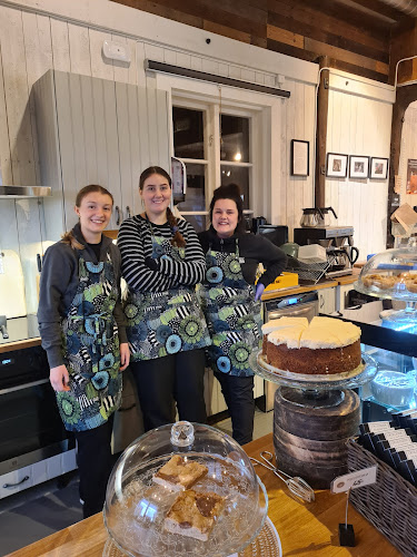 Landsberga Gårdsbutik & café - Örsundsbro