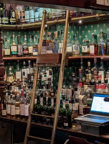 Opinii despre Akkurat Bar & Restaurang în Stockholm - Gastronomi och hotellverksamhet