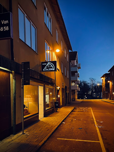 Comentarii opinii despre The Crust