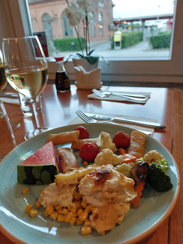 Yun Lee - Gastronomi och hotellverksamhet