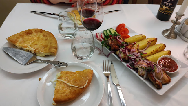 Tiflisi - Gastronomi och hotellverksamhet
