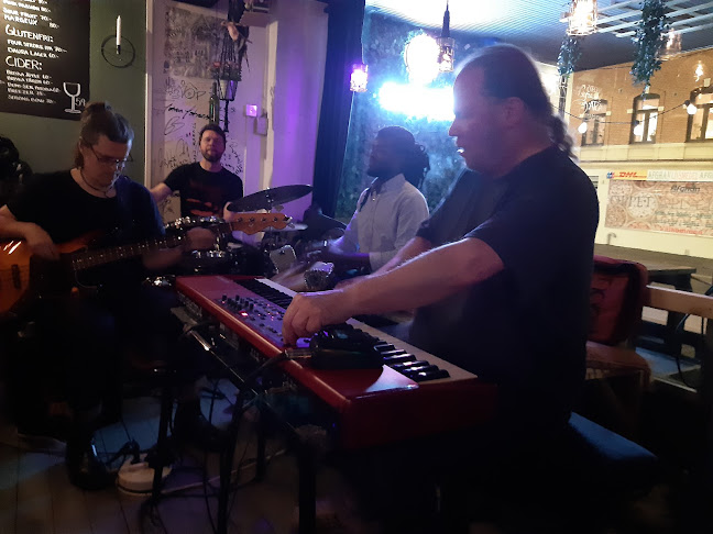 Bar Solo Phone number