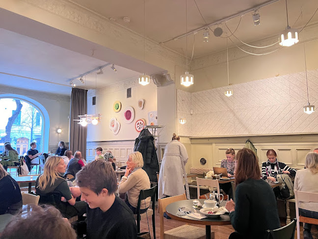 Cafè Pom & Flora Vasastan Phone number