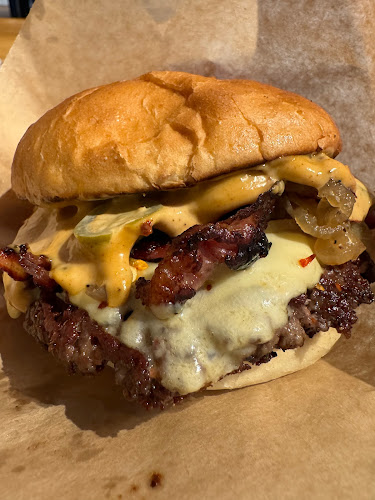 Sonjas Burgare - Gastronomi och hotellverksamhet