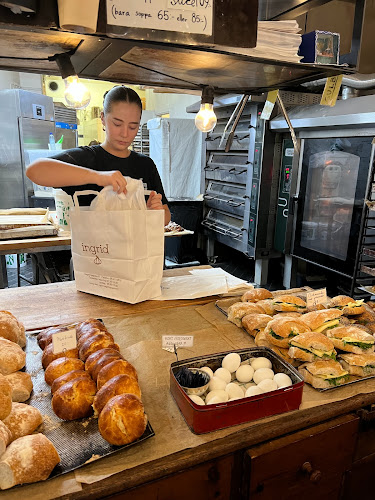 Le Violon Dingue - Gastronomi och hotellverksamhet