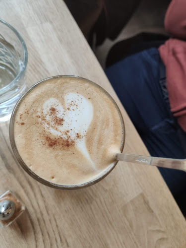 Café Gelato Open Times