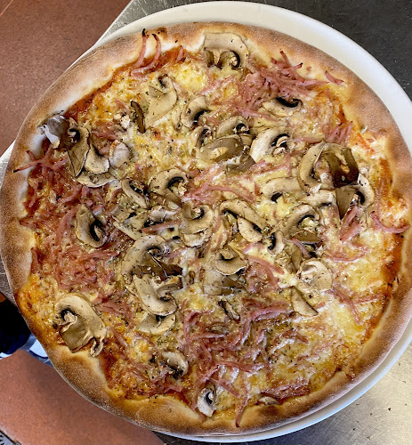 Opinii despre Monalisa Pizzeria & Restaurang în Mörrum - Gastronomi och hotellverksamhet