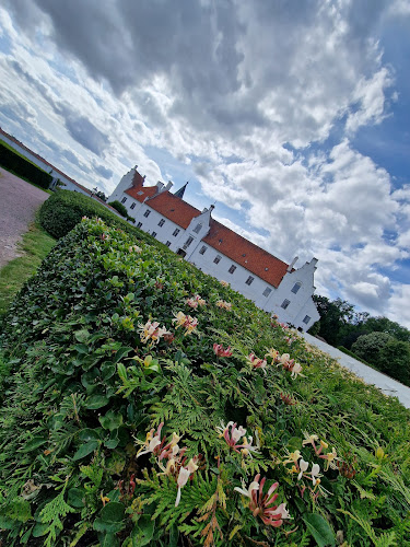 Bosjökloster Trädgårdscaféet - en del av Bosjökloster Slott - Gastronomi och hotellverksamhet