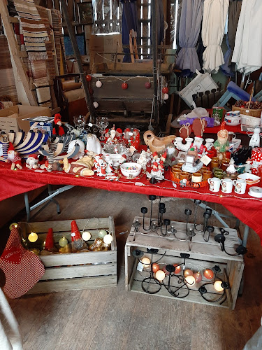 Syrrans prylbod & loppis - Björnlunda