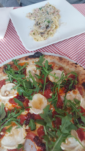 Oliveriet - Äkta Italiensk Pizzeria, Restaurang Och Deli i Karlstad - Gastronomi och hotellverksamhet