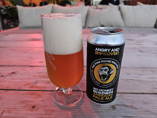 West Bar - Gastronomi och hotellverksamhet