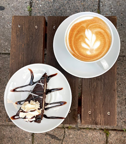 Mocca Cafe - Gastronomi och hotellverksamhet