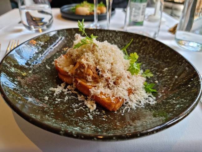 Brasserie Le Coq Rouge - Gastronomi och hotellverksamhet