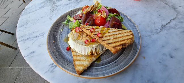 Opinii despre Melrose Café în Uppsala - Gastronomi och hotellverksamhet