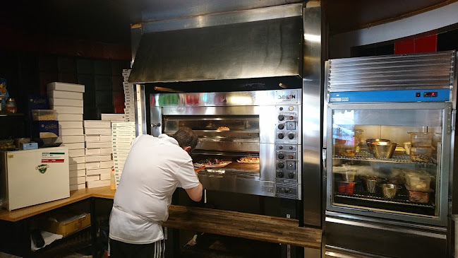 Opinii despre Pizzeria Roberto în Umeå - Gastronomi och hotellverksamhet