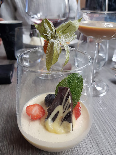 Santorini Restaurang & Bar - Gastronomi och hotellverksamhet