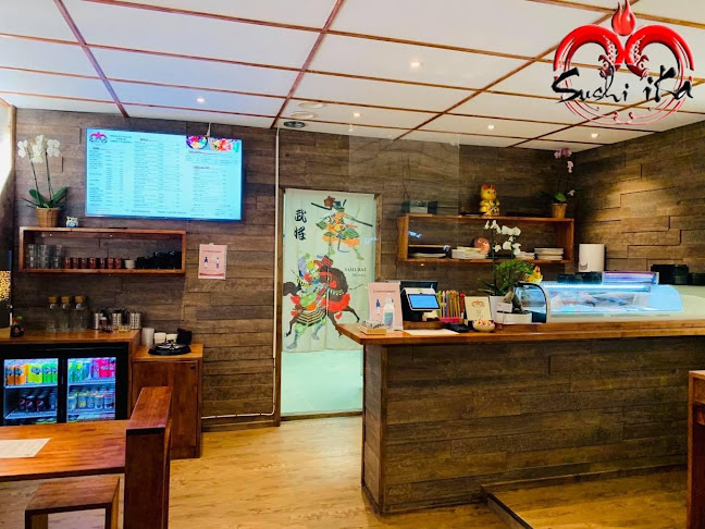 Aki Sushi & Ramen och poke bowl