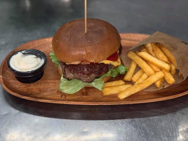 Köket Restaurang och Pizzeria - Gastronomi och hotellverksamhet