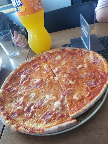 Pizzeria Mira - Gastronomi och hotellverksamhet