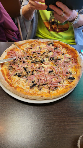 Venus Pizzeria Gårda - Gastronomi och hotellverksamhet