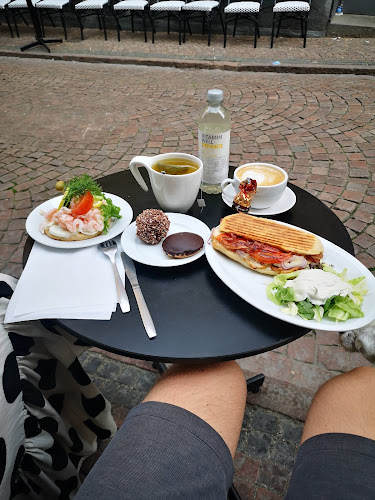 Cafe Orion - Gastronomi och hotellverksamhet