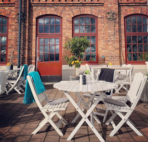 Lux Dag för Dag - Gastronomi och hotellverksamhet